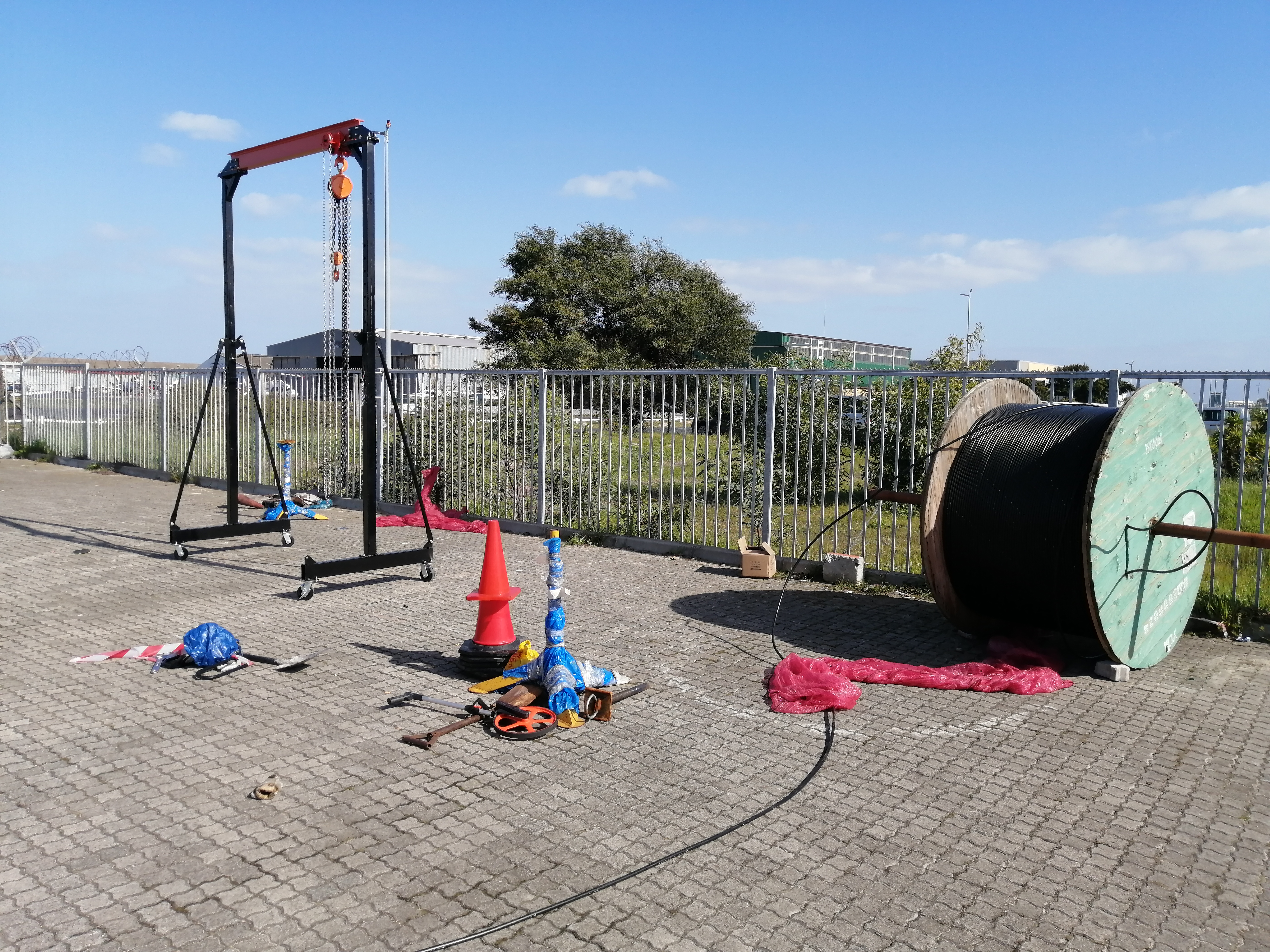 Large cable spool for fibre installation